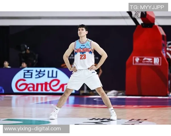 杭州篮球队在城市联赛积分榜上以100分稳居第一名展现强劲实力